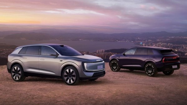 В Пекине состоялась премьера кроссовера AUDI E7X