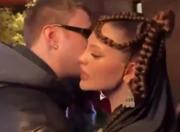 Дилара Зинатуллина прокомментировала получения от Крида квартиры