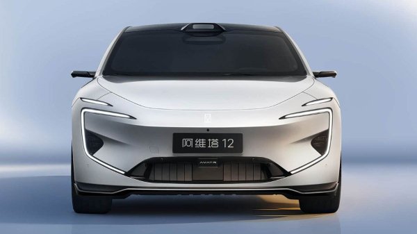 Обновленный Avatr 12 обрел свежую технику Huawei