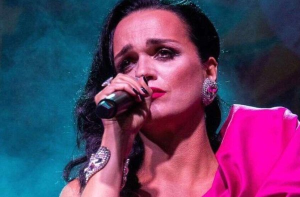 Певица Слава пригрозила судебными разбирательствами кому-то из своих коллег