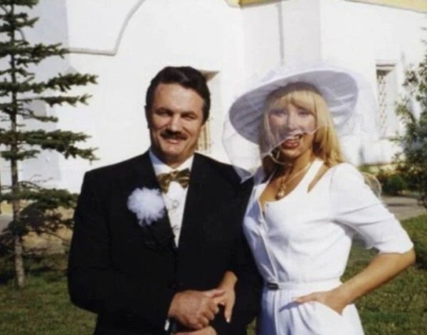 Маша Распутина выиграла суд у бывшей жены своего супруга