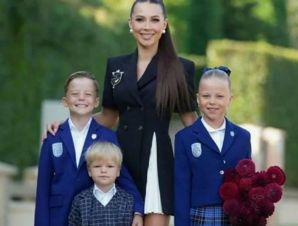 Артём Чекалин рассказал о родительских буднях Лерчек Артём Чекалин рассказал о родительских буднях Лерчек