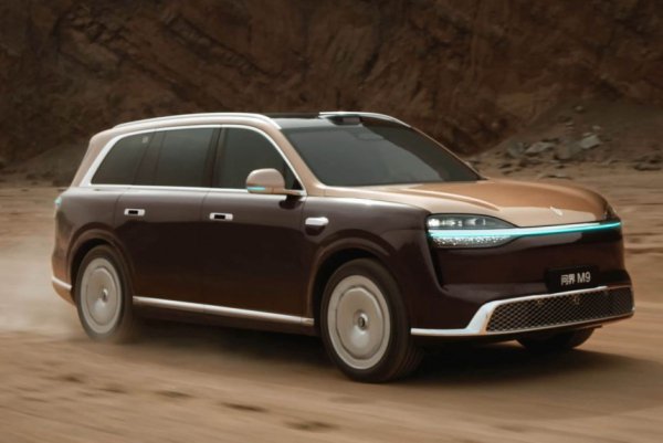 Флагманский кроссовер Aito M9 приготовился к обновлению Флагманский кроссовер Aito M9 приготовился к обновлению