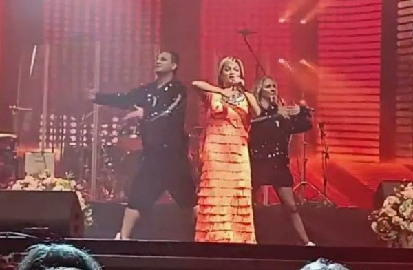 Татьяна Буланова опровергла позднюю беременность