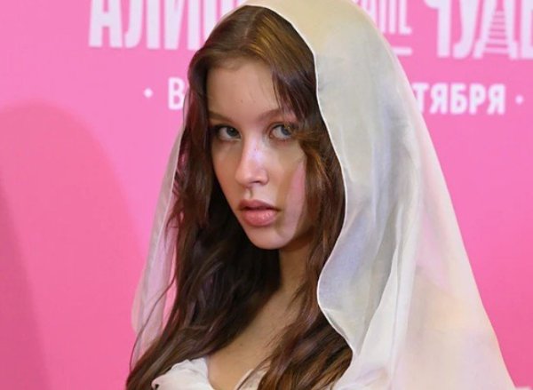 Анна Пересильд планирует бросить школу после 9 класса