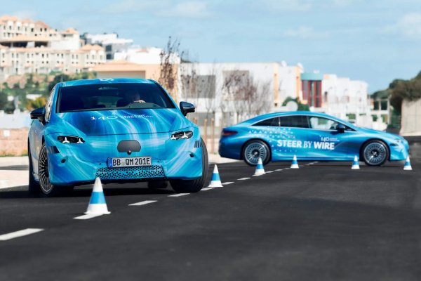 Обновленный Mercedes-Benz EQS сменит традиционный руль на «штурвал» Обновленный Mercedes-Benz EQS сменит традиционный руль на «штурвал»