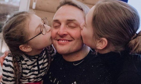 Старшая дочь Аскольда Запашная так и не простила ему измены маме Старшая дочь Аскольда Запашная так и не простила ему измены маме