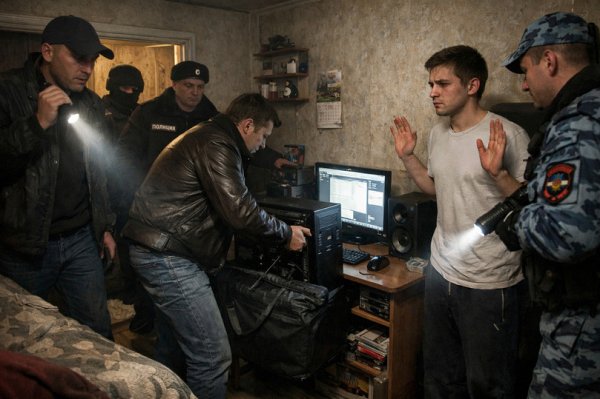 «Дети бегали к нему поиграть»: преподаватель Дома творчества растлил 6 мальчиков