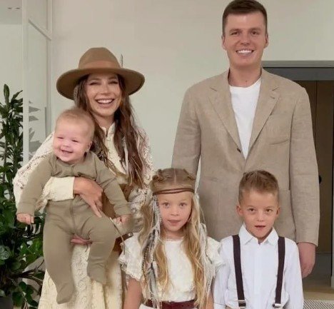 Сестра Эмина Агаларова ответила Гордон