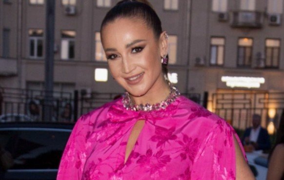 Инстасамка готовится к записи песни с Ольгой Бузовой