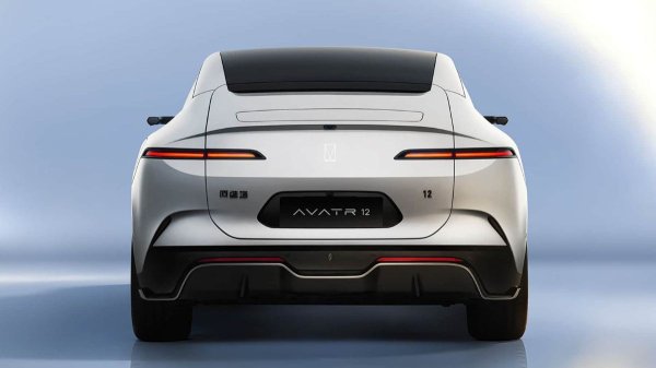 Обновленный Avatr 12 обрел свежую технику Huawei