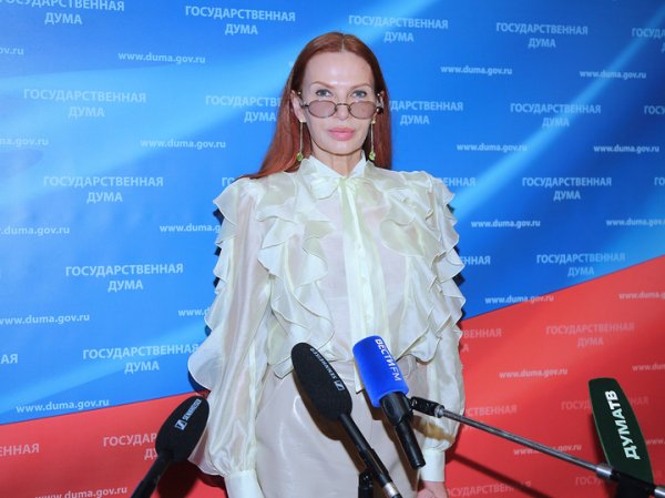 «Я работаю шесть дней в неделю по 12 часов»: Эвелина Блёданс о шестидневке в Госдуме