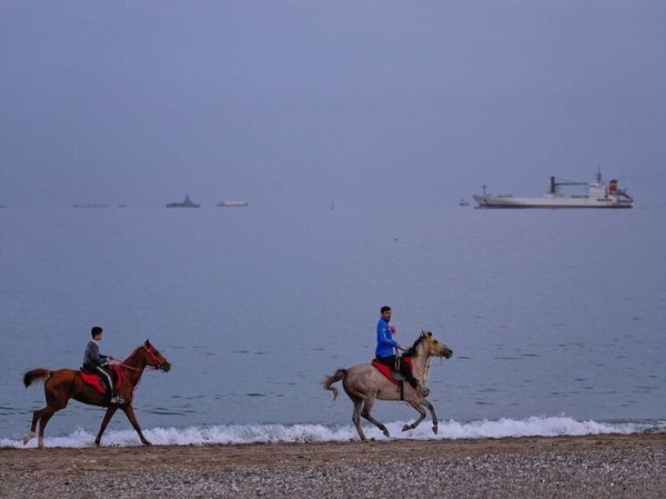 Ключи от Ормуз: Иран назначил цену за проход по важному морскому маршруту