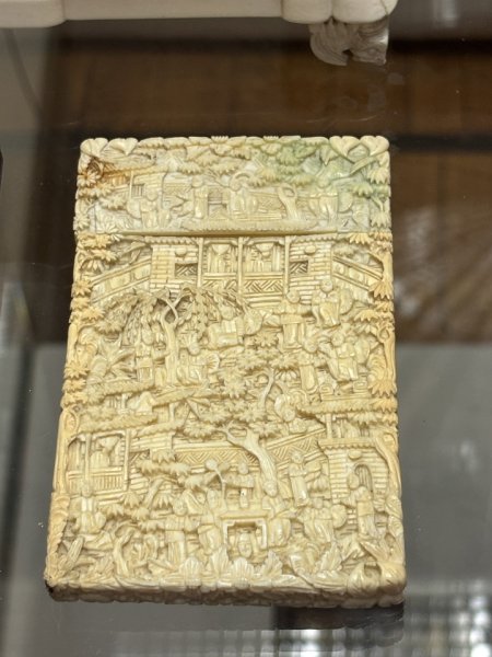 Ножка-лотос и другие причудливые вещицы показывают на первой за век выставке коллекции Бурылина