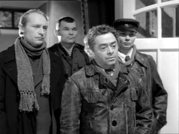 О ностальгии по СССР: чтобы всерьез рассуждать о советской власти, надо вспомнить, что она началась с жестокого государственного переворота