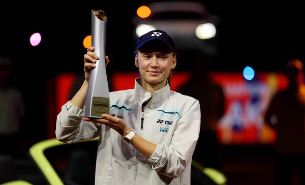 Теннисистка уехала на люксовом авто с корта после турнира