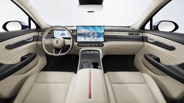 Седан Hongqi H5 и минивэн HQ9 обновились в Китае