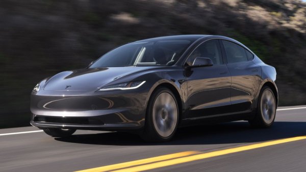 Китайская Tesla Model 3 для Канады: вдвое дешевле, чем из США