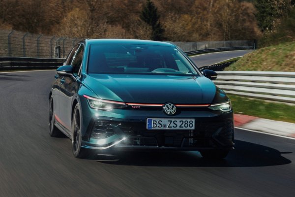 Volkswagen установил рекорд Нюрбургринга на юбилейном хэтчбеке Golf GTI