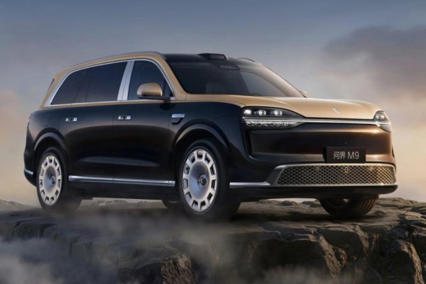 Обновленный кроссовер Aito M9 полностью рассекречен Обновленный кроссовер Aito M9 полностью рассекречен