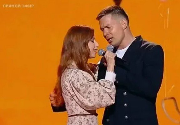 Стас Пьеха отреагировал на некрасивое поведение Юлии Савичевой Стас Пьеха отреагировал на некрасивое поведение Юлии Савичевой