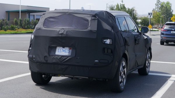 Кроссовер Hyundai Kona нового поколения замечен на испытаниях в США