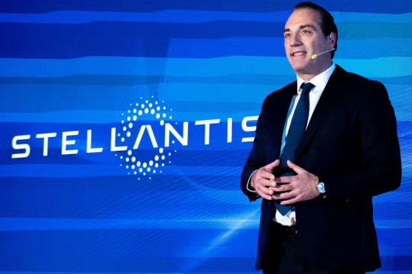 Новый план по спасению концерна Stellantis: три платформы и 60 новинок Новый план по спасению концерна Stellantis: три платформы и 60 новинок