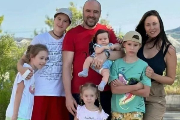 Елена Товстик испортила отдых с отцом своему же сыну