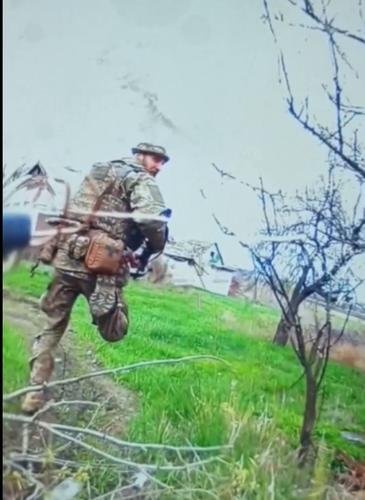 Ни шанса укрыться: FPV-дроны и сбросы накрыли пехоту ВСУ в лесополках Доброполья Ни шанса укрыться: FPV-дроны и сбросы накрыли пехоту ВСУ в лесополках Доброполья