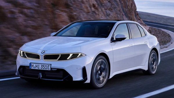 BMW i3 выходит на рынок в приветственной версии First Edition