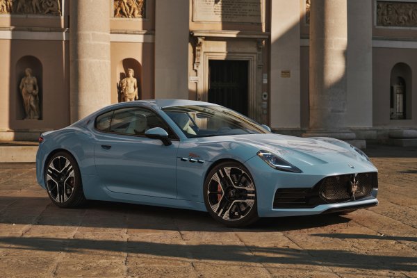 После кризиса продаж: Maserati обновила GranTurismo, GranCabrio и кроссовер Grecale