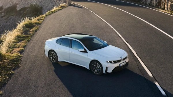 BMW i3 выходит на рынок в приветственной версии First Edition