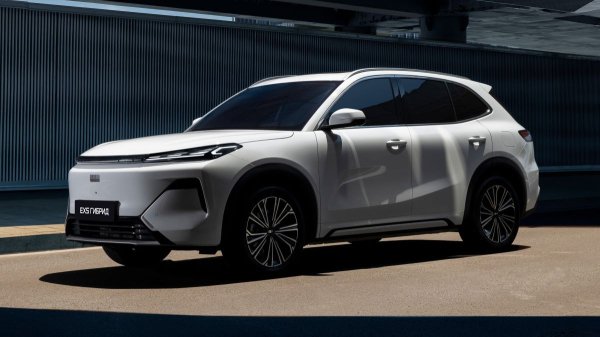 Для России анонсирован последовательный гибрид Geely EX5 EM-R