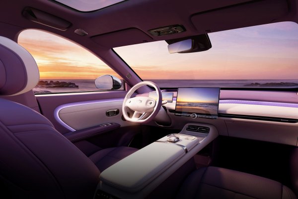 Changan представил электрифицированный кроссовер Qiyuan Q06
