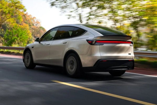 Удлиненная Tesla Model Y L: теперь не только в Китае
