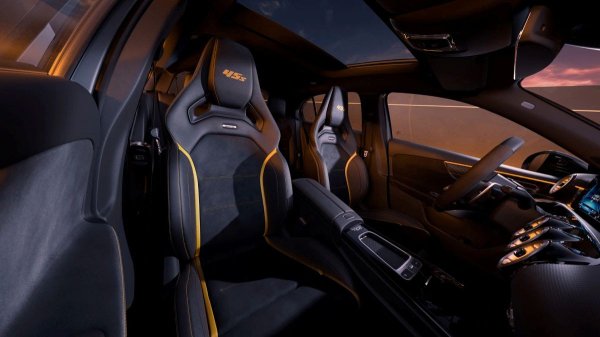 Представлен прощальный хот-хэтч Mercedes-AMG A 45 S