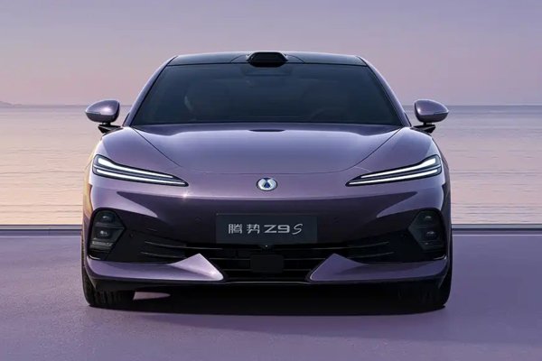 Рассекречен электроседан Denza Z9S: компактнее и спортивнее, чем Z9