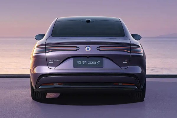 Рассекречен электроседан Denza Z9S: компактнее и спортивнее, чем Z9