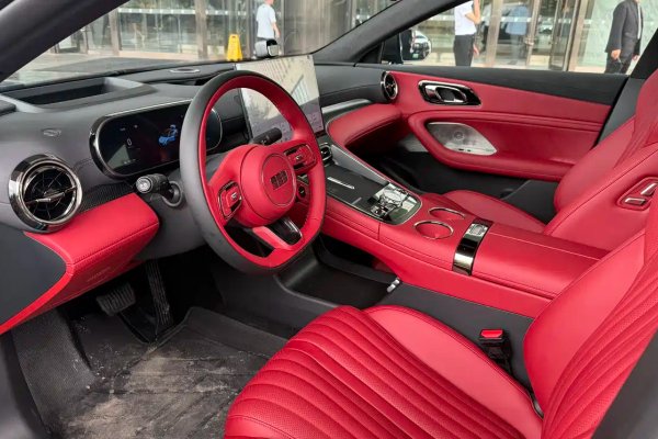 Электроседан Geely Galaxy TT: теперь и &laquo;заряженная&raquo; модификация Ultra