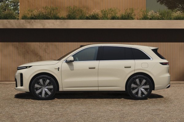 Компания Li Auto обновила кроссовер L6: знакомая упаковка с улучшенной начинкой