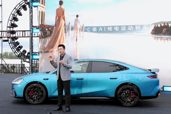 Электроседан Geely Galaxy TT: теперь и &laquo;заряженная&raquo; модификация Ultra