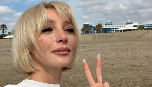 Настя Ивлеева не стала подводить итоги "голой вечеринки" Настя Ивлеева не стала подводить итоги "голой вечеринки"