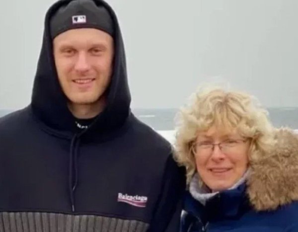 Мама Яниса Тиммы опубликовала сообщение Седоковой, присланное ей в день его рождения