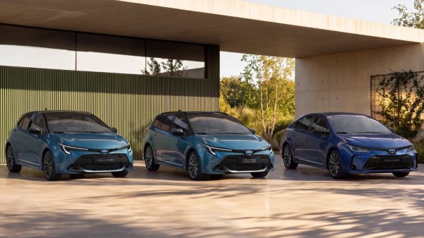 Toyota Corolla отметила 60-летний юбилей в Америке и Европе Toyota Corolla отметила 60-летний юбилей в Америке и Европе