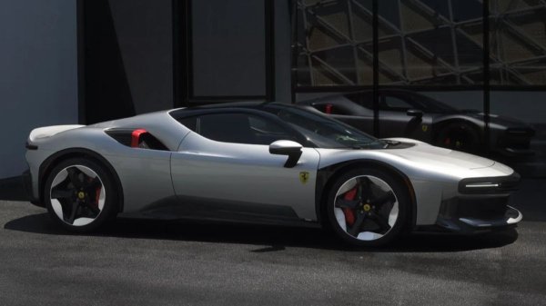 В Калифорнии представлен гиперкар Ferrari CZ26 В Калифорнии представлен гиперкар Ferrari CZ26