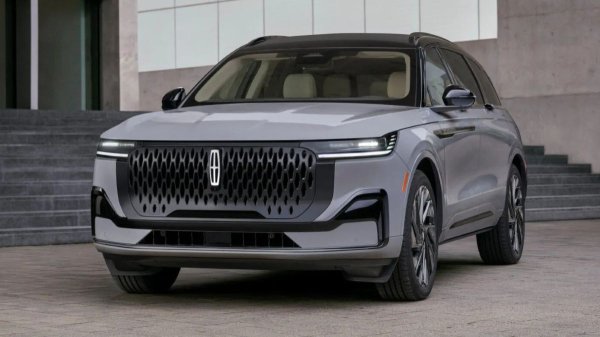 Кроссовер Lincoln Nautilus обрел новое лицо Кроссовер Lincoln Nautilus обрел новое лицо