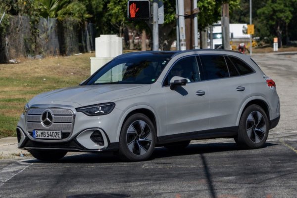 На подходе обновленный топливный кроссовер Mercedes-Benz GLC На подходе обновленный топливный кроссовер Mercedes-Benz GLC