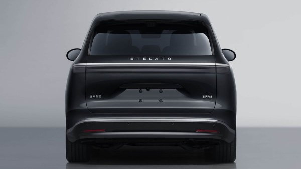Huawei и BAIC анонсировали первый совместный минивэн Stelato V8