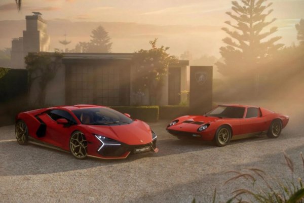Lamborghini Revuelto Miura 60° отдал дань уважения легендарной модели Lamborghini Revuelto Miura 60° отдал дань уважения легендарной модели