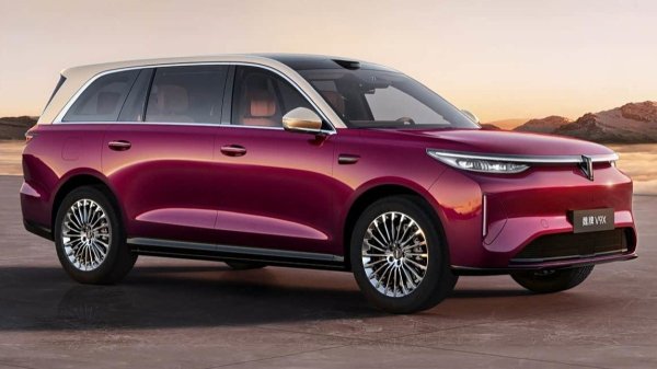 Флагманский кроссовер Wey V9X: версия для России